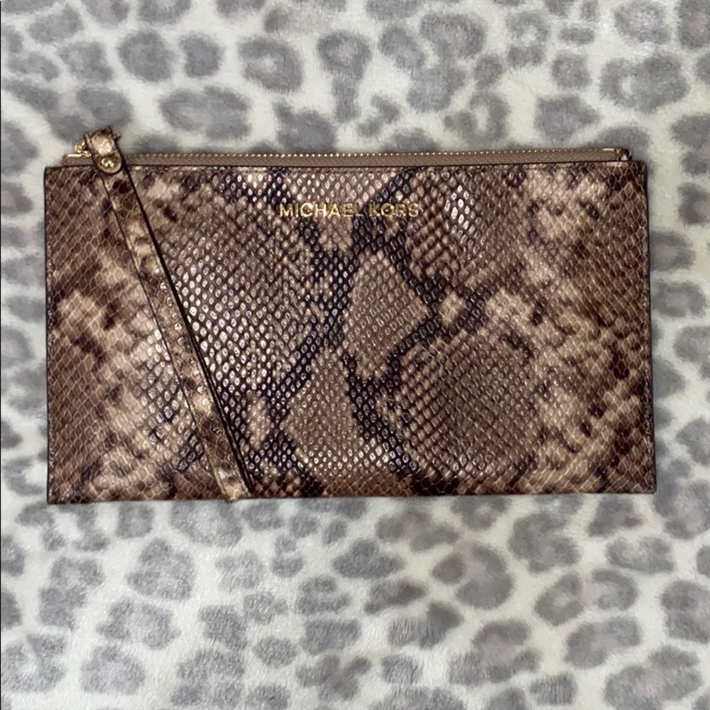 Micheal Kors wallet